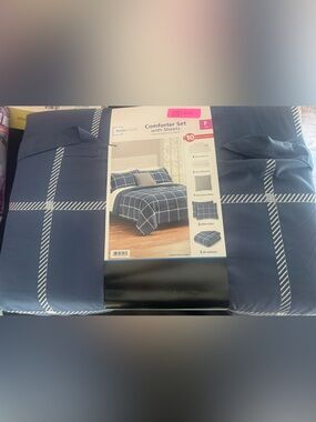 Mainstays Navy and White Windowpane Comforter Set